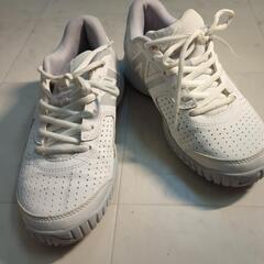 室内テニスシューズ　ニューバランス