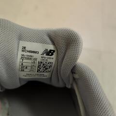 室内テニスシューズ　ニューバランスの画像