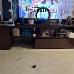 食器棚です。