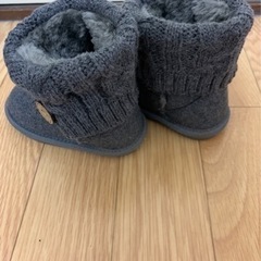 キッズ　ブーツ　もふもふ　グレーの画像