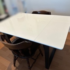 ニトリ 伸縮性ダイニングテーブル