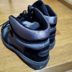 登山靴２５，５EEE