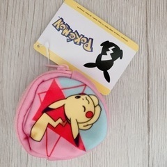 ピカチュウポーチ　新品タグ付き