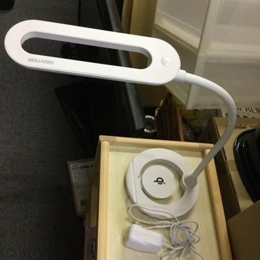 ジェントスLEDデスクスタンド ワイヤレス急速充電スタンド付き