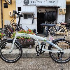 ??　美品　折りたたみ自転車　２０インチ　６変速　白　配達可能