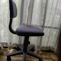 事務用回転イスの画像