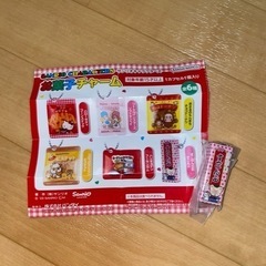 サンリオ　お菓子チャーム　新品