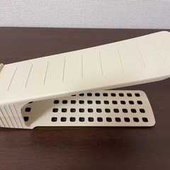 靴収納　靴ホルダー　シューズラック
