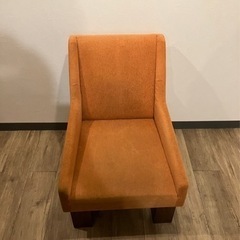 オレンジ　チェア(足元自作)の画像