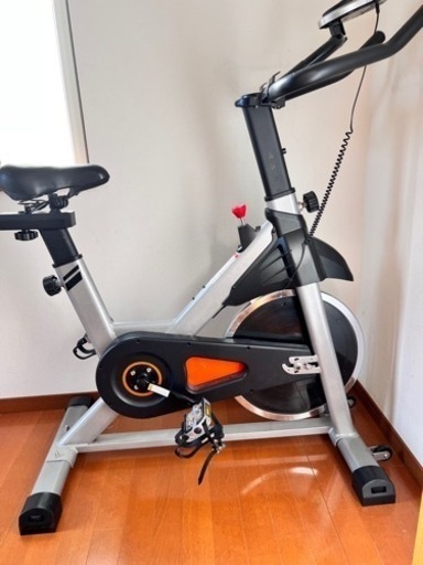 エアロバイク スピンバイク マグネット制御式負荷 フィットネスバイク 無段階 16kg フライホイール サドル＆ハンドル調節可能 キャスター付き エクササイズ トレーニングマシン