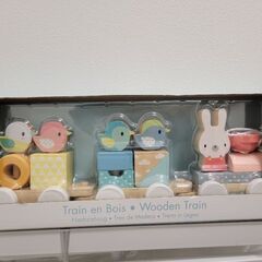 赤ちゃん　おもちゃ　電車