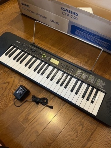 カシオ キーボード CTK-240 ほぼ未使用　スタンド付き　手渡し歓迎