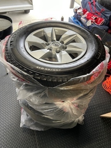 プラド新車外し　265/65R17タイヤホイール4本セット