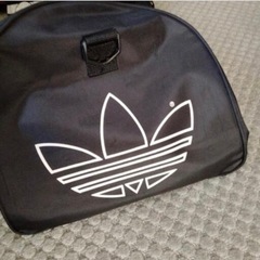 adidas アディダス　ボストンバッグ　黒　肩掛けベルトなしの画像