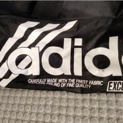 adidas アディダス　ボストンバッグ　黒　肩掛けベルトなしの画像