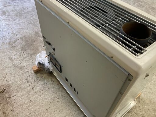 サンポット　煙突式石油ストーブ