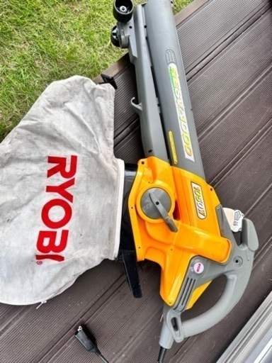 RYOBI ブロアバキューム　落ち葉掃除機