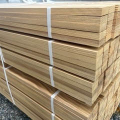 【格安】杉胴縁　未乾燥材　4000×18×45 1束10本入！丁張り、下地材、DIYなどに。在庫270束ありますので複数の方へ販売できます。の画像