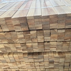 【格安】杉胴縁　未乾燥材　4000×18×45 1束10本入！丁張り、下地材、DIYなどに。在庫270束ありますので複数の方へ販売できます。の画像