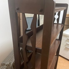 アンティークな棚の画像