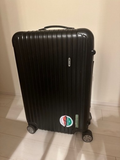 リモワ　中　スーツケース