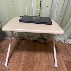 テーブル
