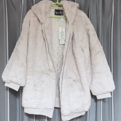 フード付きふわふわ毛皮ジャンパー