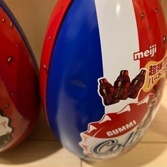 たまご型の缶　2つの画像