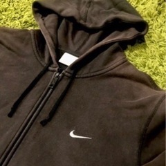 差し上げます♪NIKEパーカー