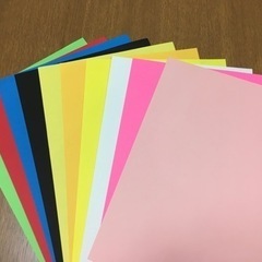 色画用紙、リボンなどのセットの画像