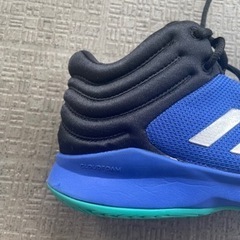 【取引中】adidas バスケットシューズ　24.5 破れあり　スレありの画像