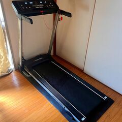 トレッドミル（ルームランナー、ランニングマシン）　時速16kmまで設定可能です。の画像