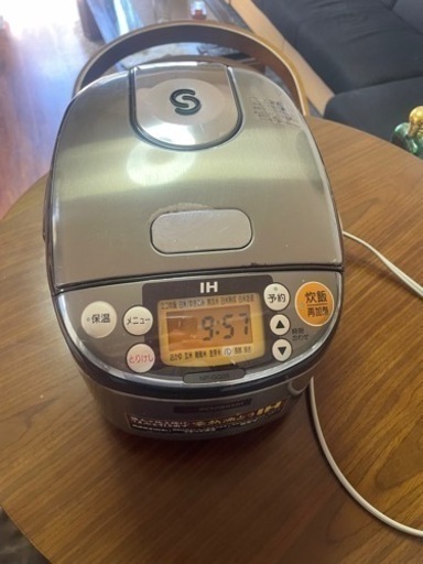 象印ZOJIRUSHI  3合炊き炊飯器
