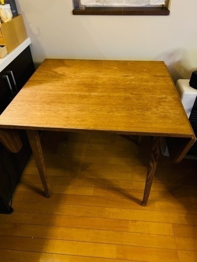 ウニコ　クルト　ダイニングテーブル