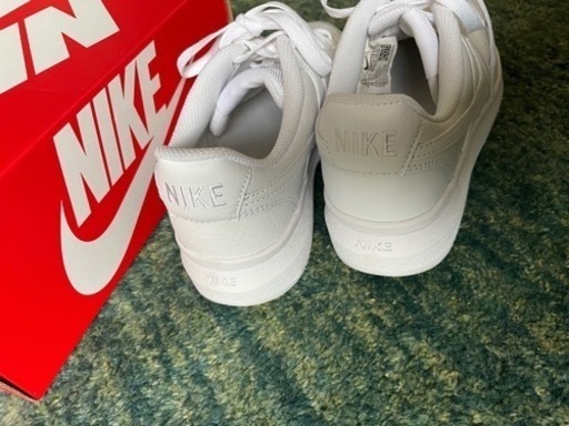 値下げほぼ新品　NIKEスニーカー