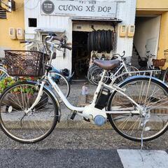 ??　電動自転車　パナソニック　２６インチ　１６ＡＨ　５点　充電器　付き　白　配達可能