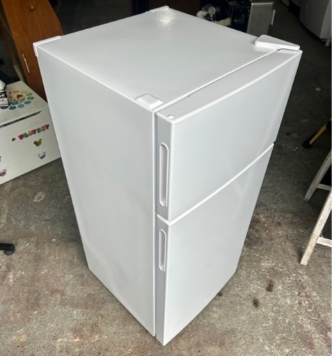 札幌市内配送可 美品 23年製 MAXZEN マクスゼン 112L 小型2ドア冷凍冷蔵庫 JR112ML01WH
