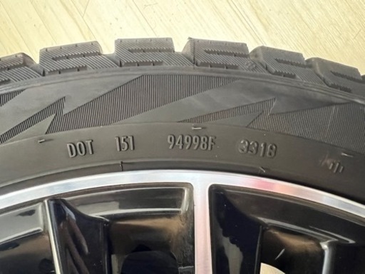 【取引中】スタッドレス 18インチ PCD114.3×5穴 7J+53