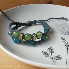 天然石の2連風マクラメブレスレット