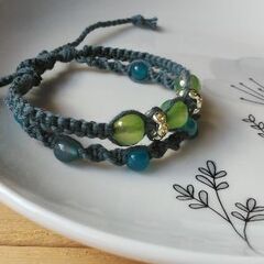 天然石の2連風マクラメブレスレットの画像