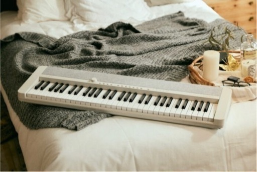 【新品同様】電子キーボード ピアノ CASIO CT-S1 WE ホワイト 