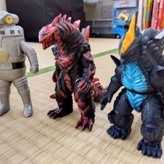 ウルトラ怪獣　3体