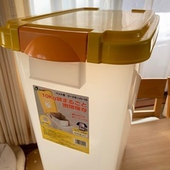 【商談中　受付中止】０円　ペット用　フードキーパー１０キロ（42...