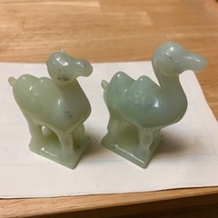 石の置物　ラクダ　２個の画像