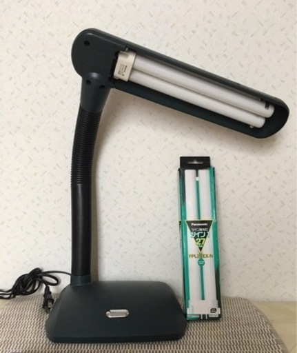 蛍光灯スタンドと替え蛍光灯
