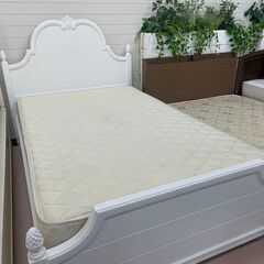 セミダブルベッド　マットレス付き