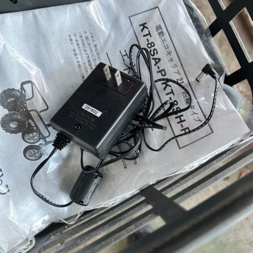 和コーポレーション 電動 運搬 台車 KT-8SA 四輪 最大積載量120kg バッテリー式 充電器付属 後進機能 自走式 運搬車 搬送 果樹園 対面式４人乗り乳母車
