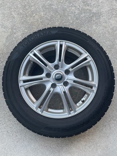 取引中✴︎205/60/16 スタッドレスタイヤ４本　ステップワゴン　ヴォクシー 等