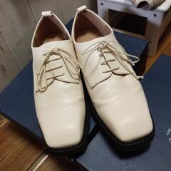ベージュ　ボリュームソール スクエアトゥレースアップシューズの画像