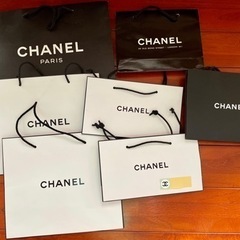 ［値下げしました❗️］ブランドショップバック&箱の画像